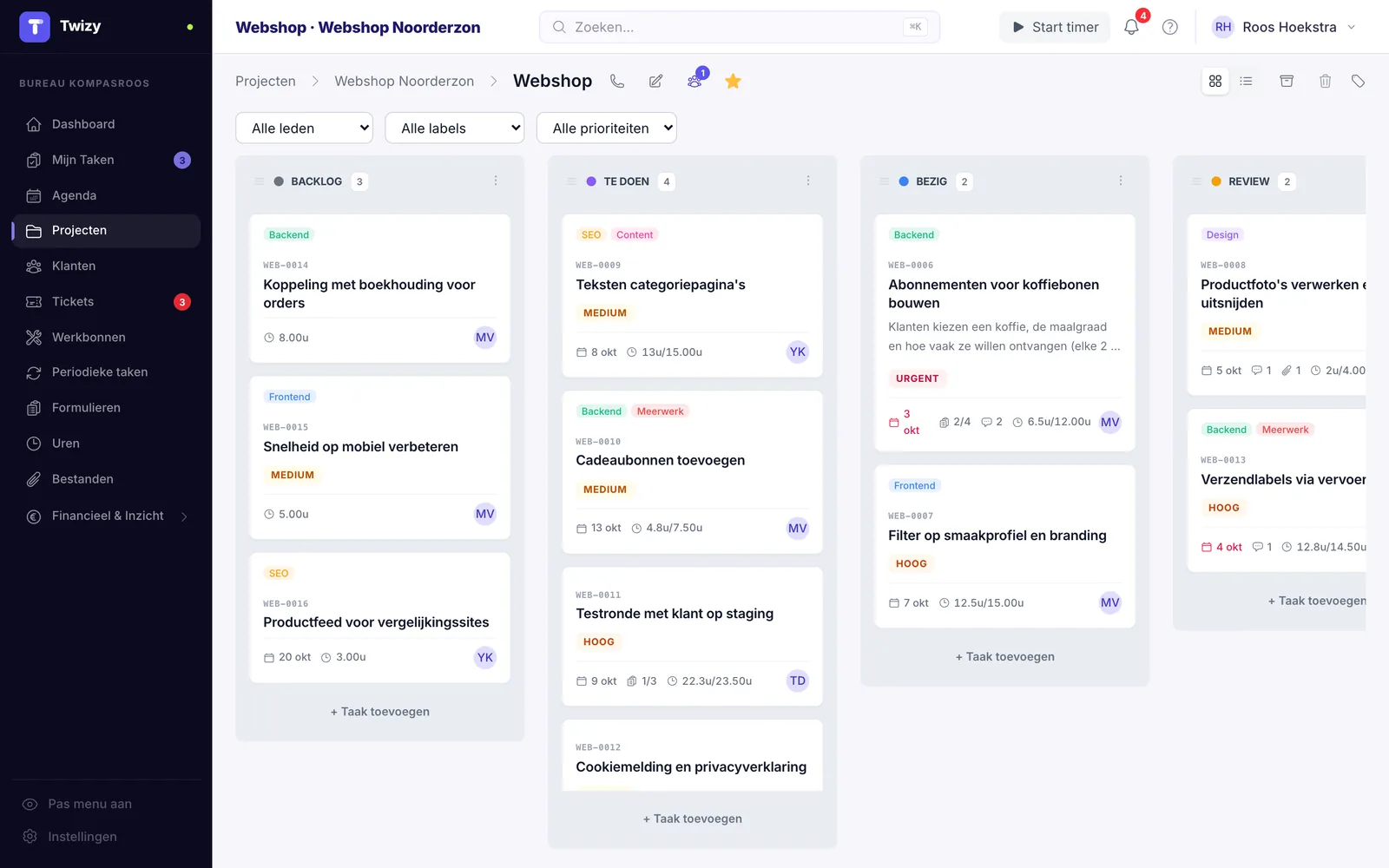 Kanbanbord in Twizy projectbeheer met kaarten per fase, labels, prioriteiten, deadlines en geschatte uren